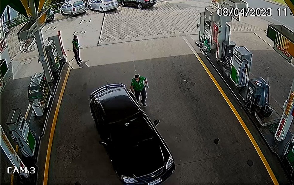 Suspeito de estelionato contra postos de Botucatu (SP) é identificado e detido após filmagens — Foto: Arquivo pessoal/Reprodução