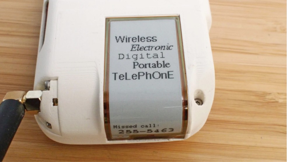 Rotary Cellphone vem com tela de papel eletrônico — Foto: Reprodução/Gizmodo.com