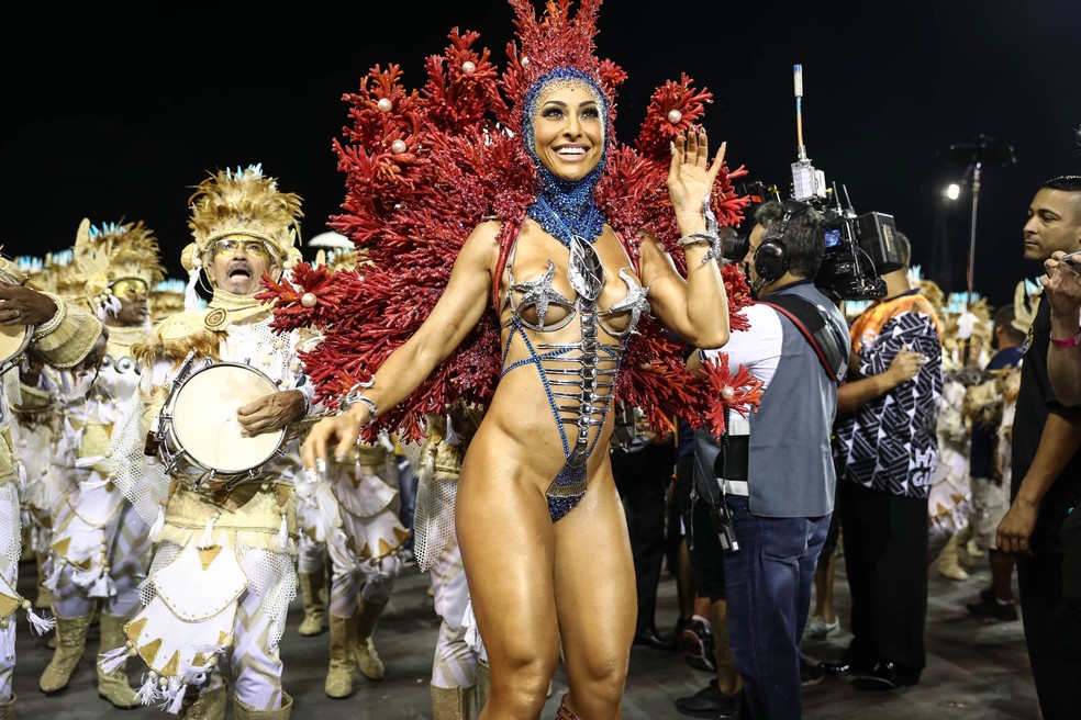 Sabrina Sato no desfile da Gaviões da Fiel de 2018  — Foto: Fábio Tito/G1
