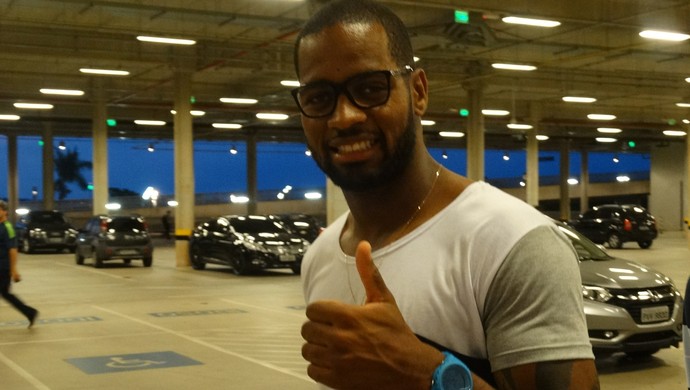 Alisson revela conversa com Dedé e ânimo de zagueiro para superar lesão