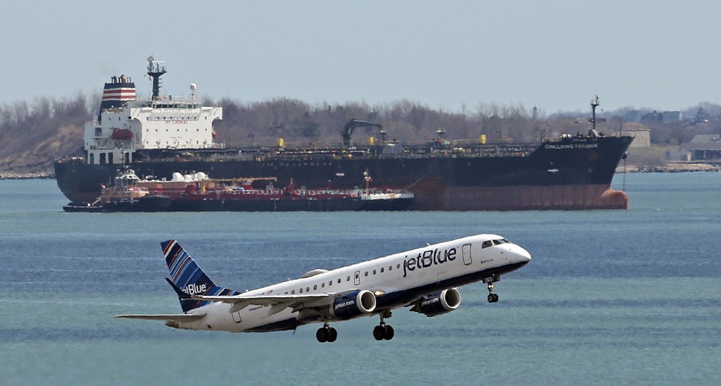 Companhia aérea vai dar passagem grátis a 100 mil profissionais de saúde (Foto: Getty Images)