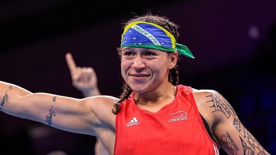 Bia Ferreira é campeã mundial de boxe