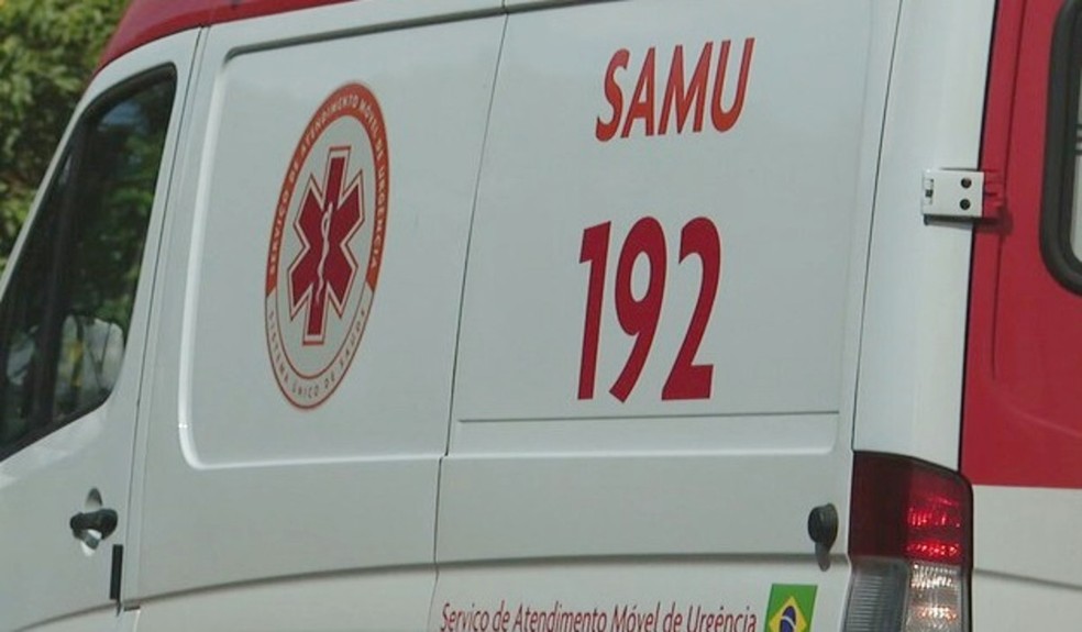 Ambulância do SAMU — Foto: Reprodução/TV Globo