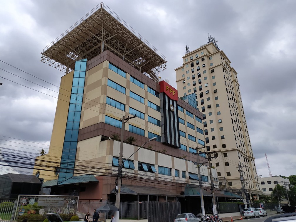 Federação Paulista e clubes formalizam ao governo pedido para voltar aos treinos no dia 15