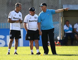 Grêmio admite saída de preparador da Seleção e mira sobrinho de Felipão