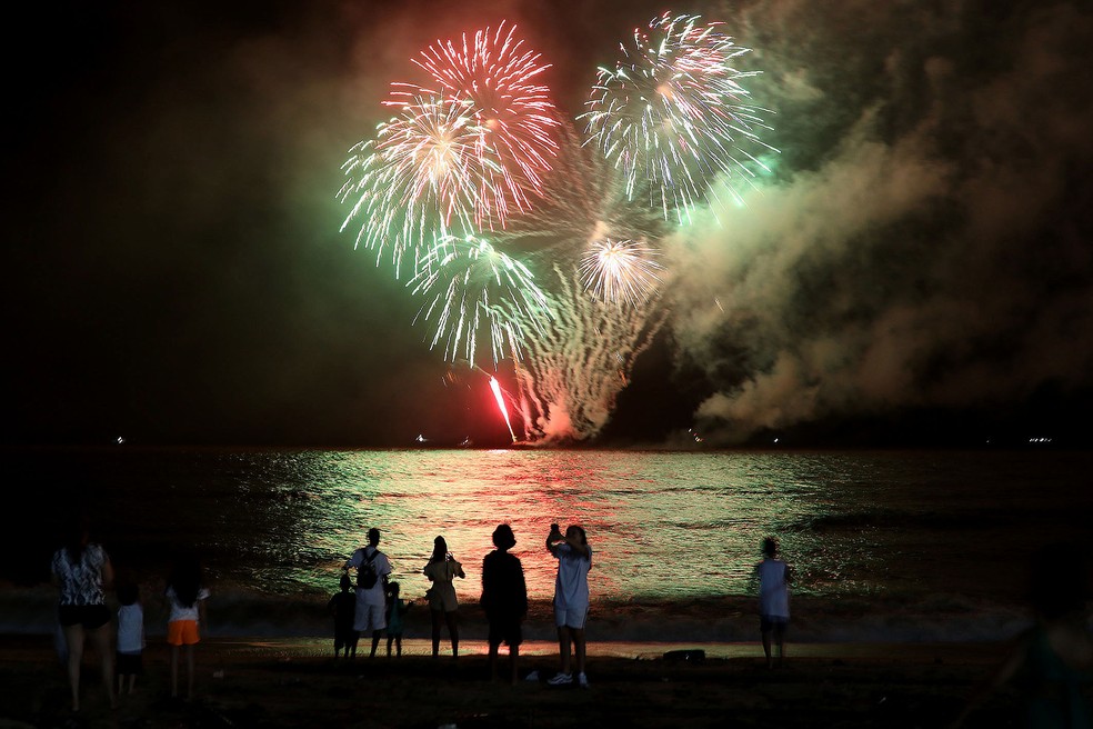 Espetáculo de fogos em Macaé. — Foto: Janira Braga/Ana Chaffin/Divulgação.