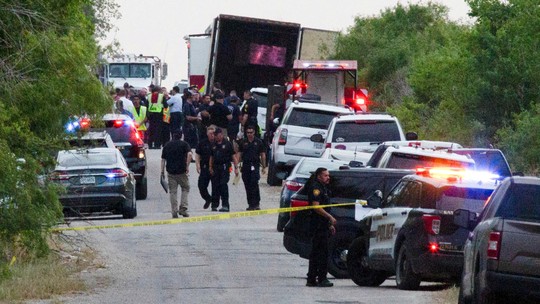 Nº de migrantes mortos em caminhão no Texas chega a 50