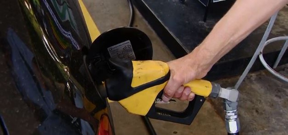 PreÃ§o do litro da gasolina comum teve queda em janeiro, nos postos de combustÃ­veis de Porto Velho â€” Foto: ReproduÃ§Ã£o/NSC TV