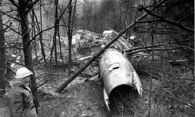 Somos Marshall: Os destroços do avião após queda do time da universidade, em 1970