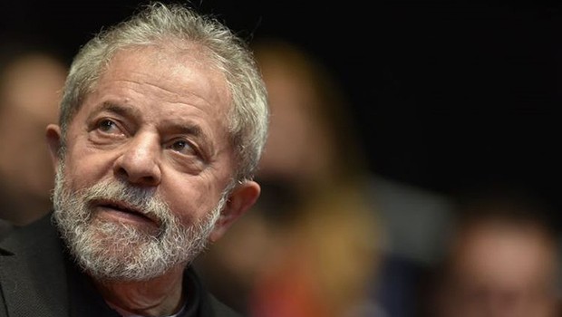 O ex-presidente Luiz Inácio Lula da Silva participa do 12° Congresso da Central Única dos Trabalhadores (CUT) em Belo Horizonte, em 28 de agosto de 2015 (Foto: Douglas Magno/AFP/Getty Images)