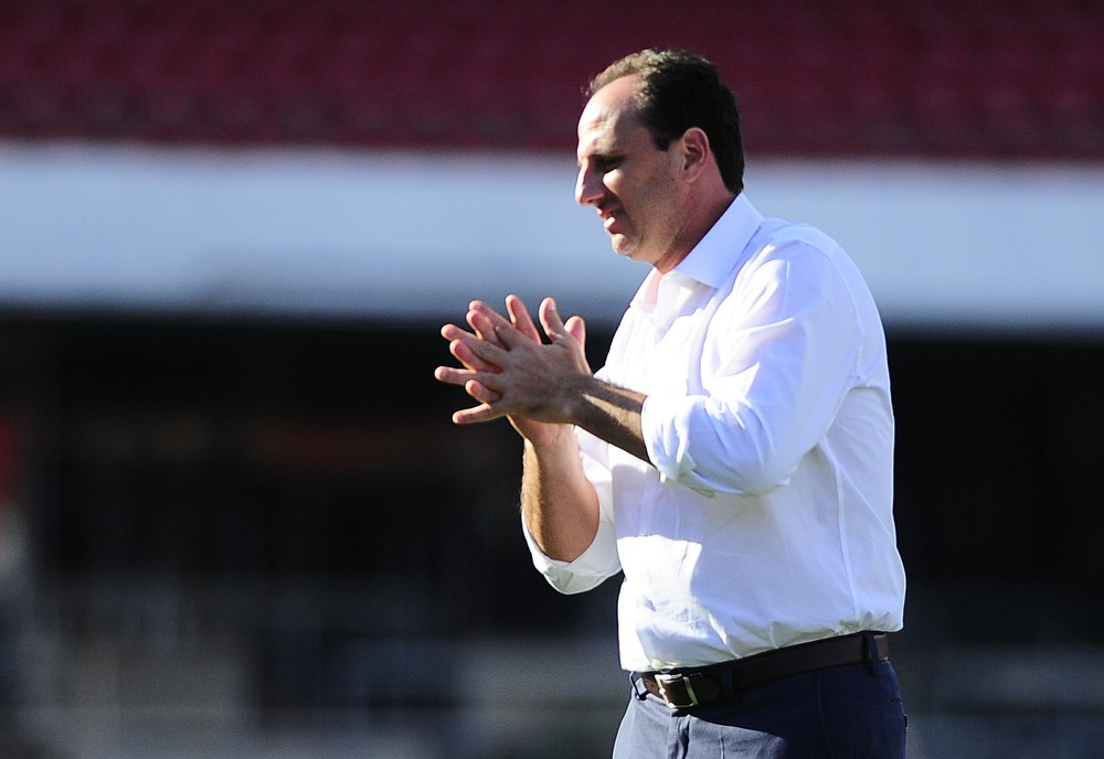 Ceni mescla São Paulo pela última vez contra Linense