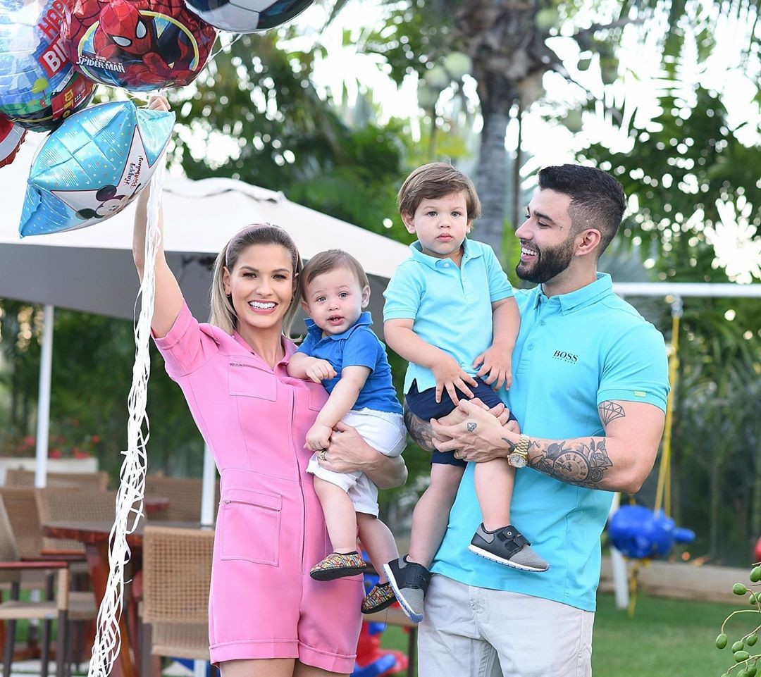 Andressa Suita, Gusttavo Lima e filhos (Foto: Reprodução/ Instagram)