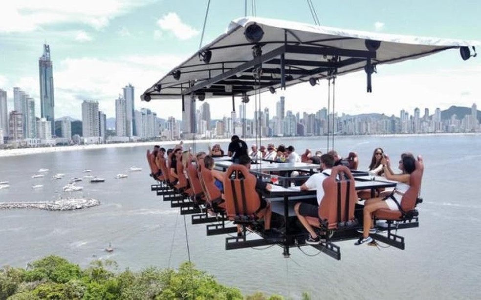 Restaurante suspenso em Balneário Camboriú — Foto: Divulgação