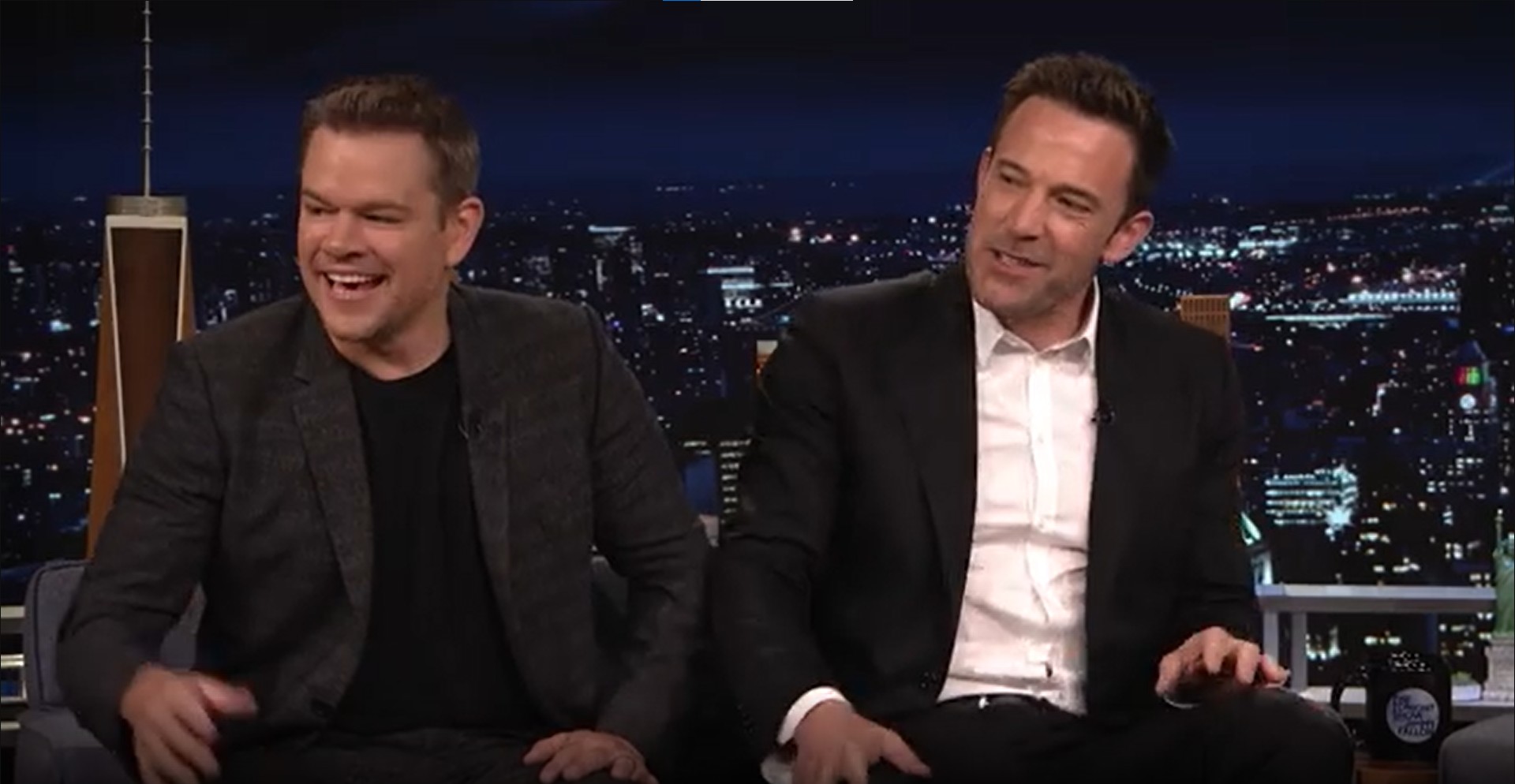Matt Damon e Ben Affleck durante participação do The Tonight Show (Foto: Reprodução/Instagram)