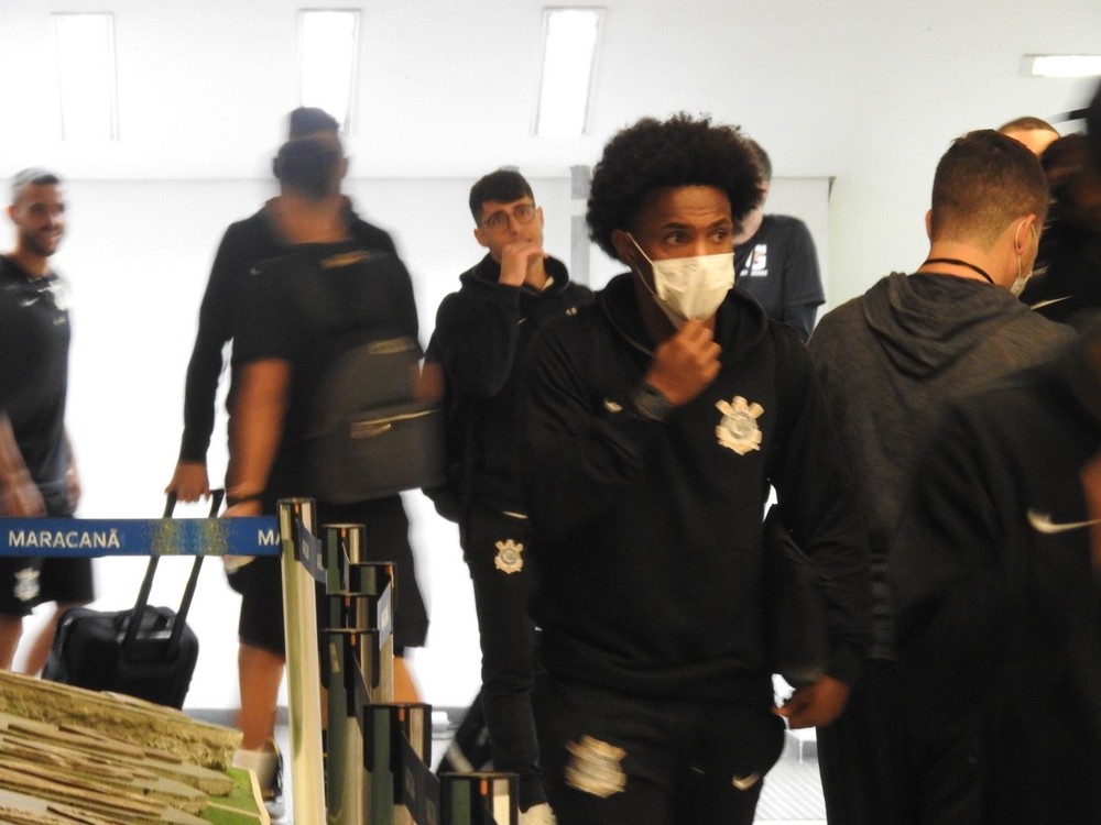 Veja os bastidores da possível saída de Willian! Jogador é dono do maior salário do clube, mas marcou apenas uma vez em 36 jogos na temporada