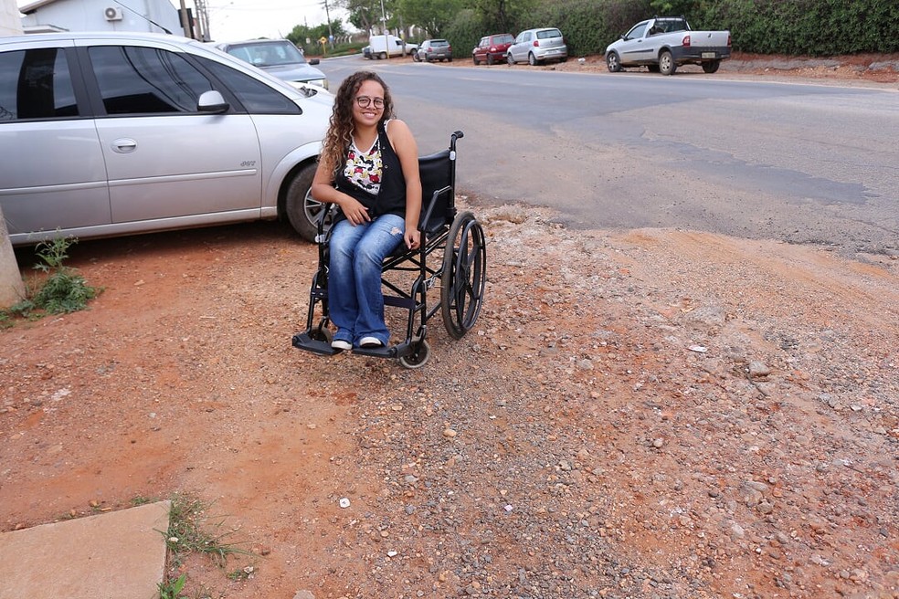 Cadeirante faz campanha na web para comprar carro adaptado em Itapetininga â Foto: JanaÃ­na Rodrigues de Oliveira/Arquivo pessoal