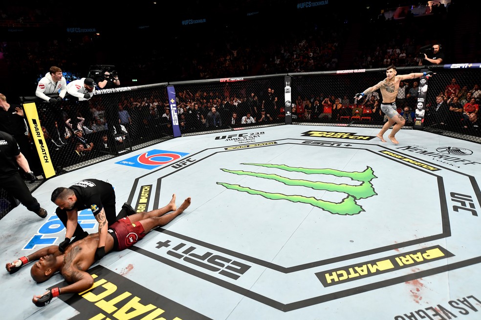 Aleksandar Rakic comemora o nocaute sobre Jimi Manuwa no UFC Estocolmo â?? Foto: Getty Images