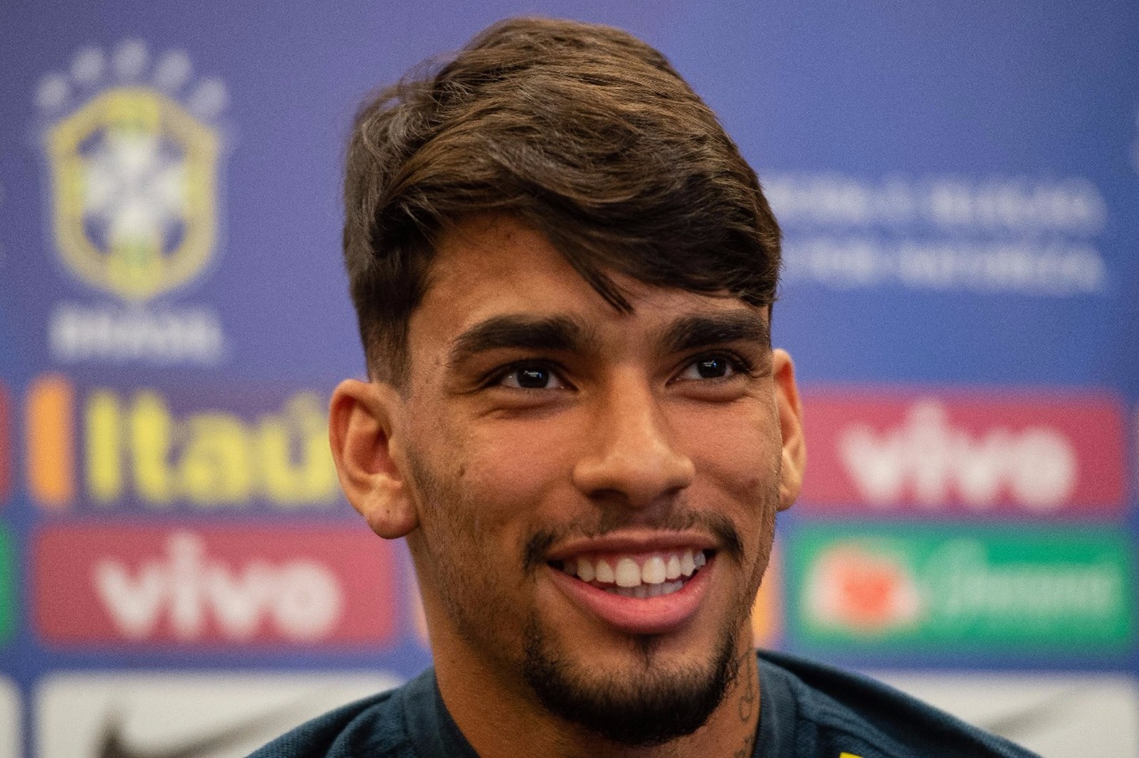 Após críticas do Fla, Paquetá festeja melhor momento da vida na Seleção e espera orientação sobre retorno