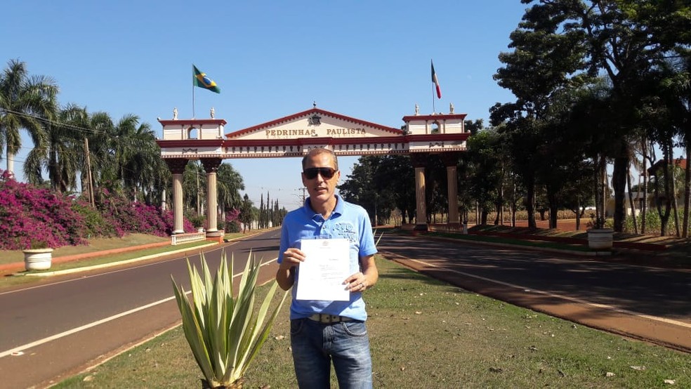 Morador de Pedrinhas Paulista enviou alÃ©m da carta, fotos de locais turÃ­sticos da cidade, que tem uma colÃ´nia de italianos  (Foto: Arquivo pessoal)