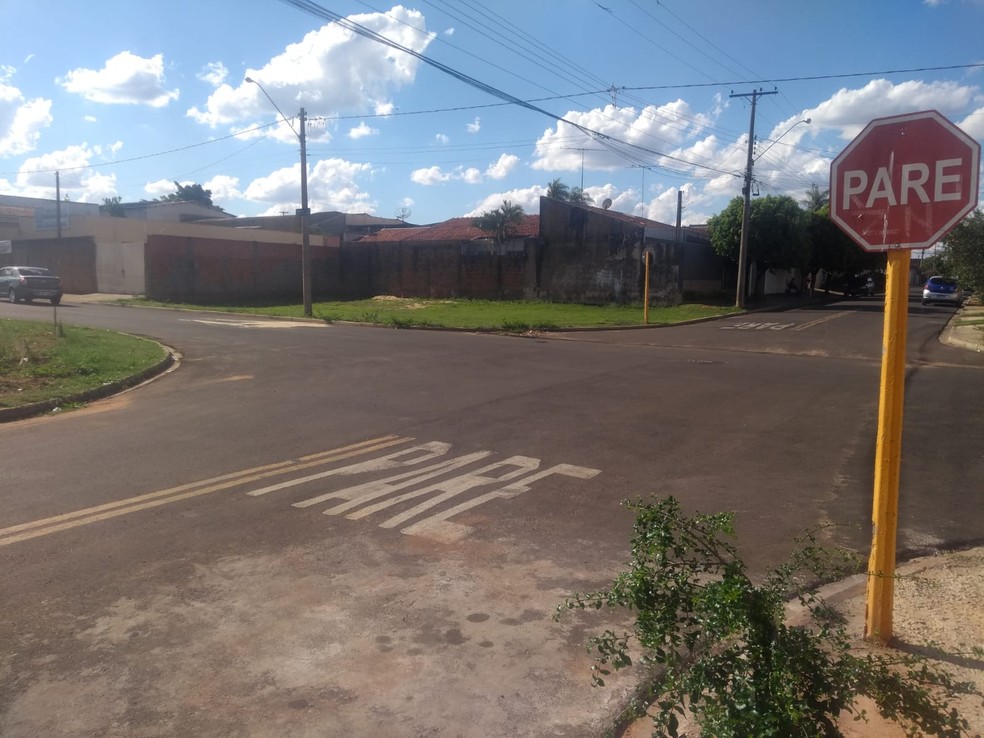Menino de 6 anos morre atropelado por carro em Bauru; motorista fugiu — Foto: Jarbas Soares/TV TEM
