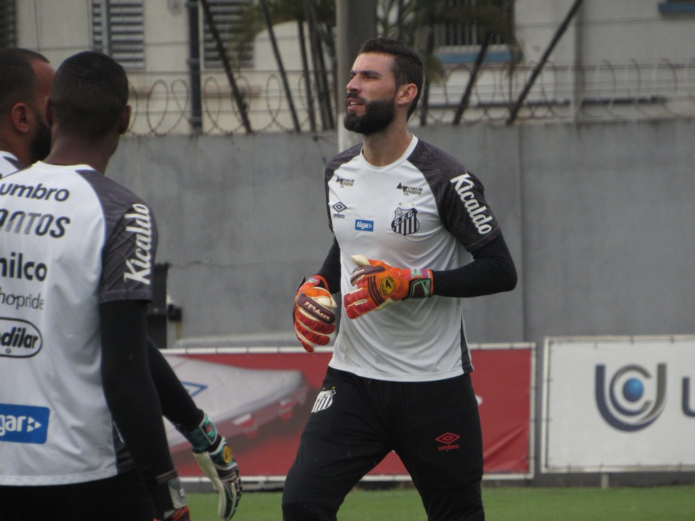 Grêmio aumenta oferta por Vanderlei e vê goleiro mais ...