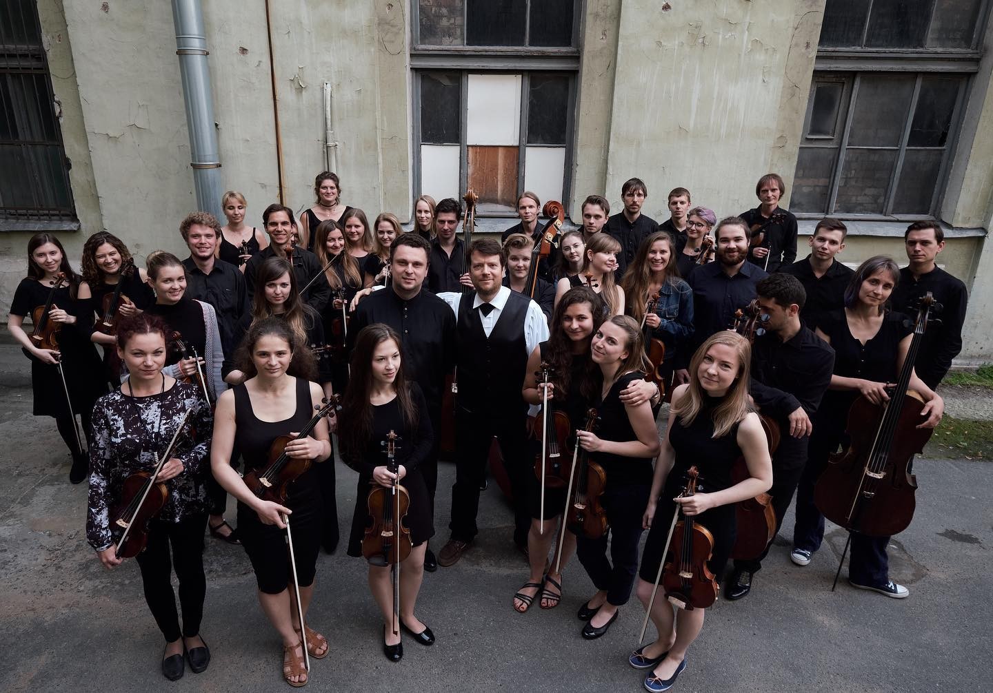 Músico lança canção beneficente para a Ucrânia gravada com orquestra russa (Foto: Reprodução / Instagram)