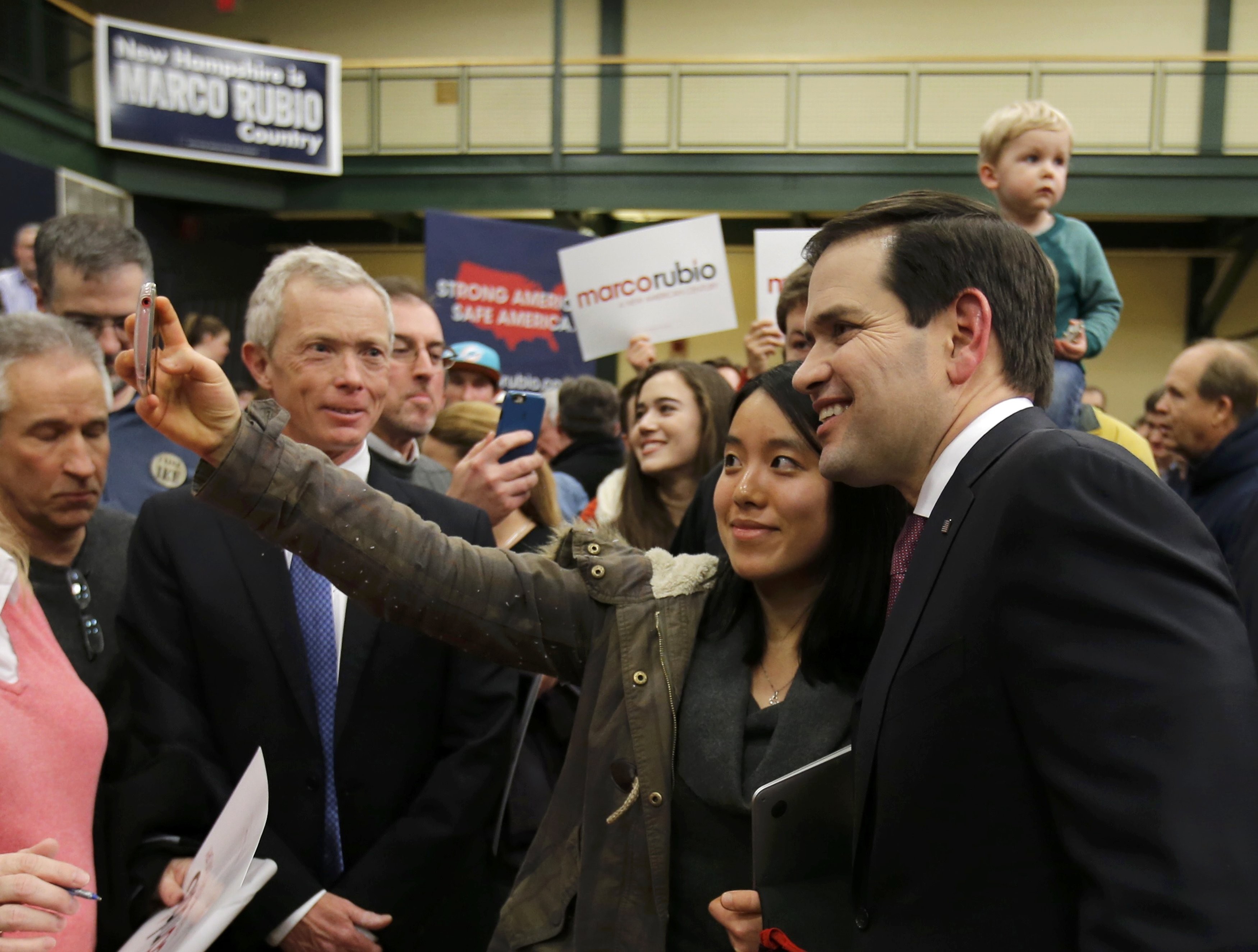 Republicano Marco Rubio faz campanha em New Hampshire nestasegunda (8) (Foto: Carlo Allegri/Reuters)