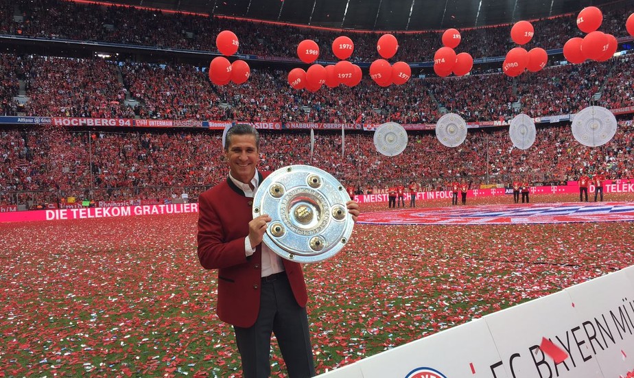 Homenageado Na Festa Do Bayern Jorginho Diz Meu Sonho E Treinar Na Alemanha Futebol Alemao Ge
