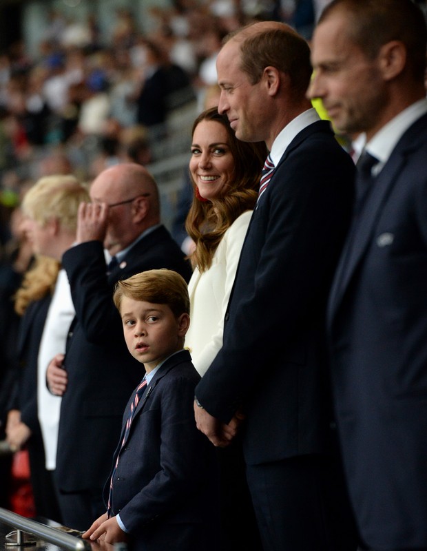 Kate Middleton, William e George assistem à final da Eurocopa (Foto: UEFA via Getty Images)