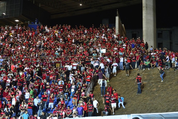 Empresas afirmam que houve invasão de torcedores no Flamengo x Inter