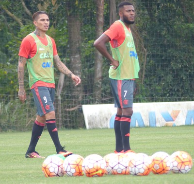 Paolo Guerrero treina, e volta ao Fla está prevista para jogo no Chile