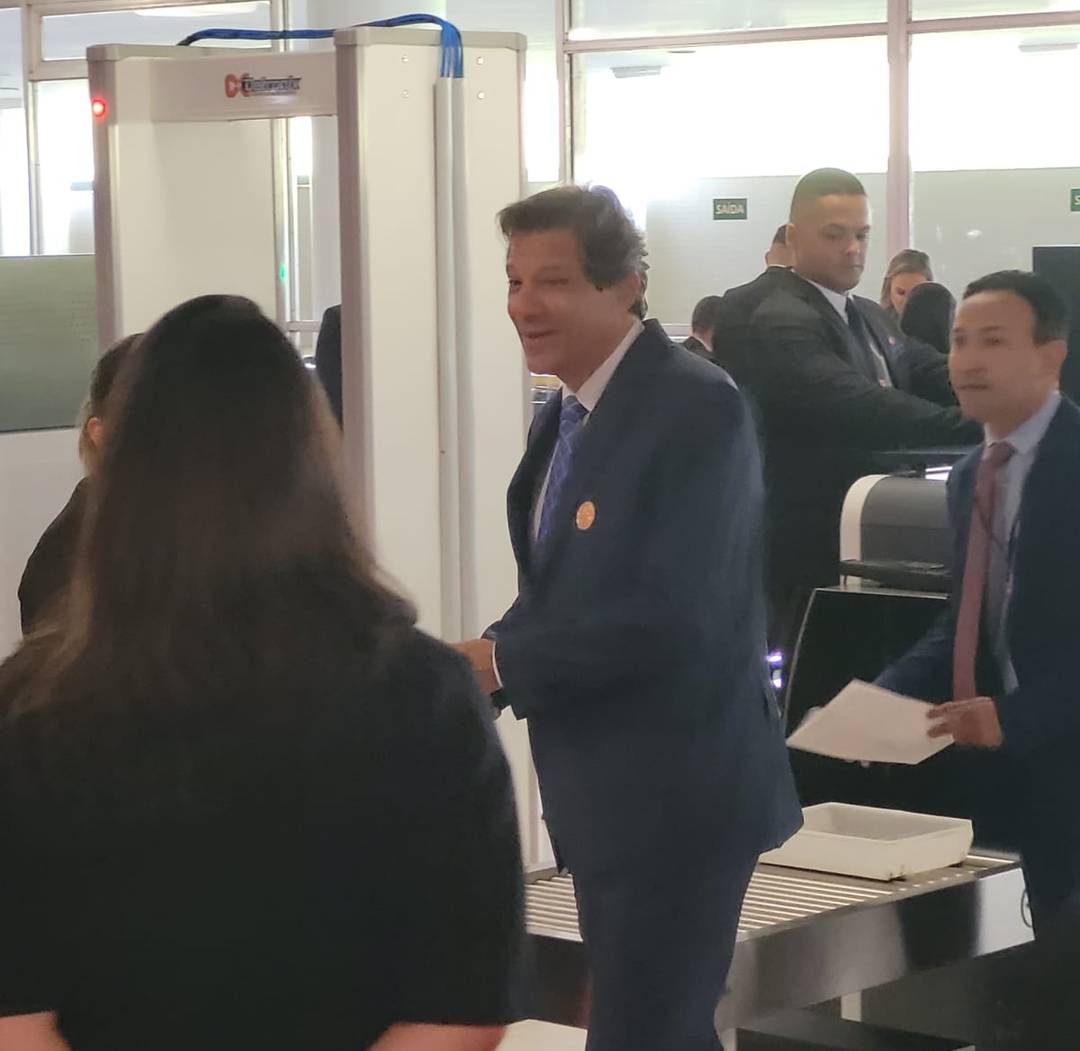 Fernando Haddad, futuro ministro da Fazenda, na entrada do Congresso Nacional