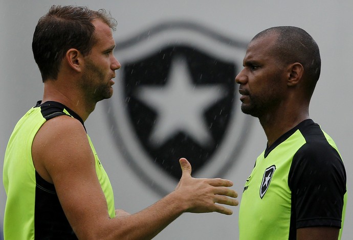Carli, Jefferson, Botafogo (Foto: Vitor Silva/SSPress/Botafogo) Carli, Jefferson, Botafogo (Foto: Vitor Silva/SSPress/Botafogo)