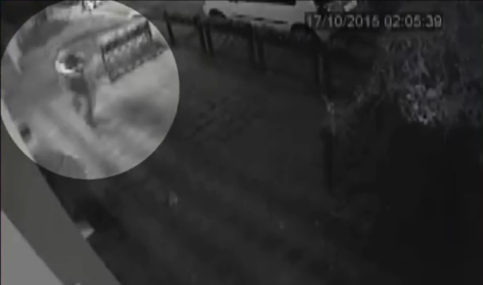 Câmera de segurança registrou crime na saída de uma casa noturna de Curitiba, em 2015. — Foto: Reprodução/RPC