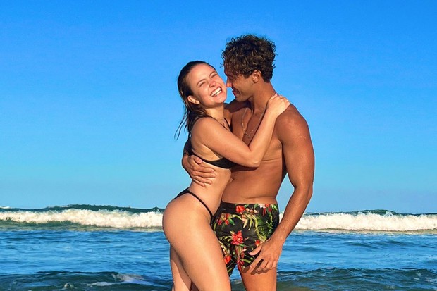 Larissa Manoela e André Luiz Frambach  assumiram o namoro em julho (Foto: Reprodução/Twitter)