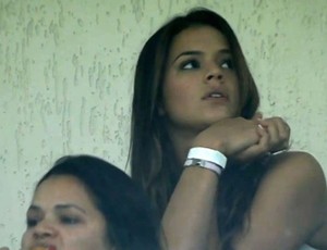 Bruna Marquezine vai ao Pacaembu ver jogo de Neymar (Foto: Reprodução/TV Globo)
