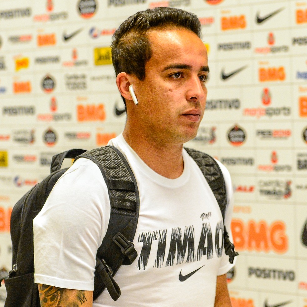Jadson segue ligado ao Corinthians, enquanto o Coritiba segue interessado no jogador — Foto: Renato Pizzutto/BP Filmes