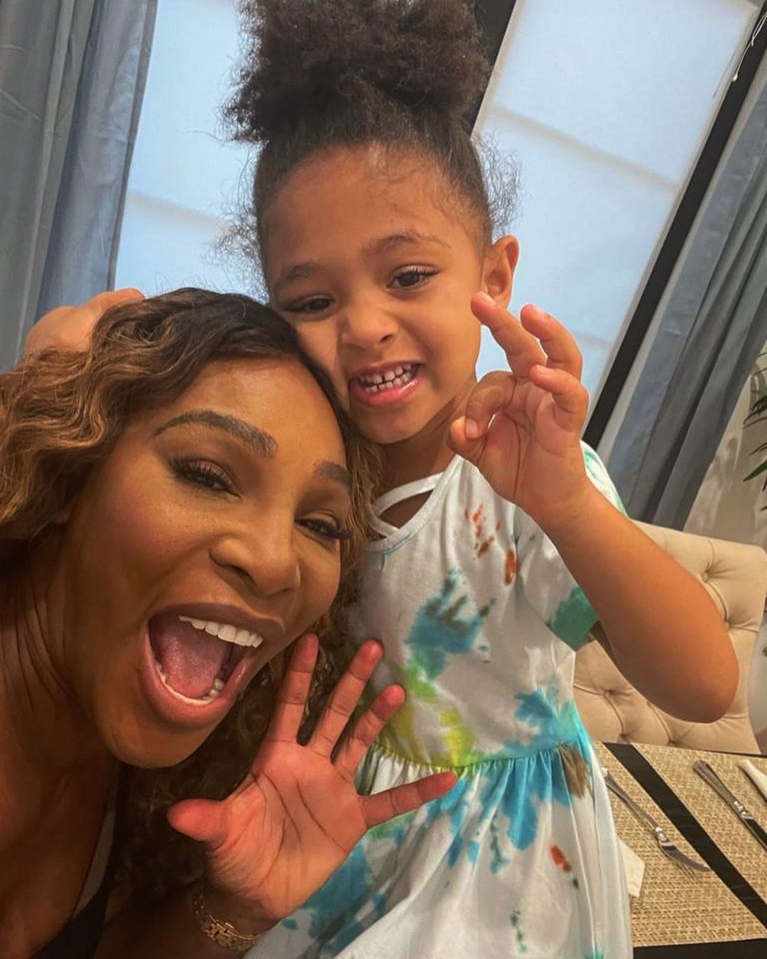 Serena Williams e a filha Olympia (Foto: Reprodução/Instagram)