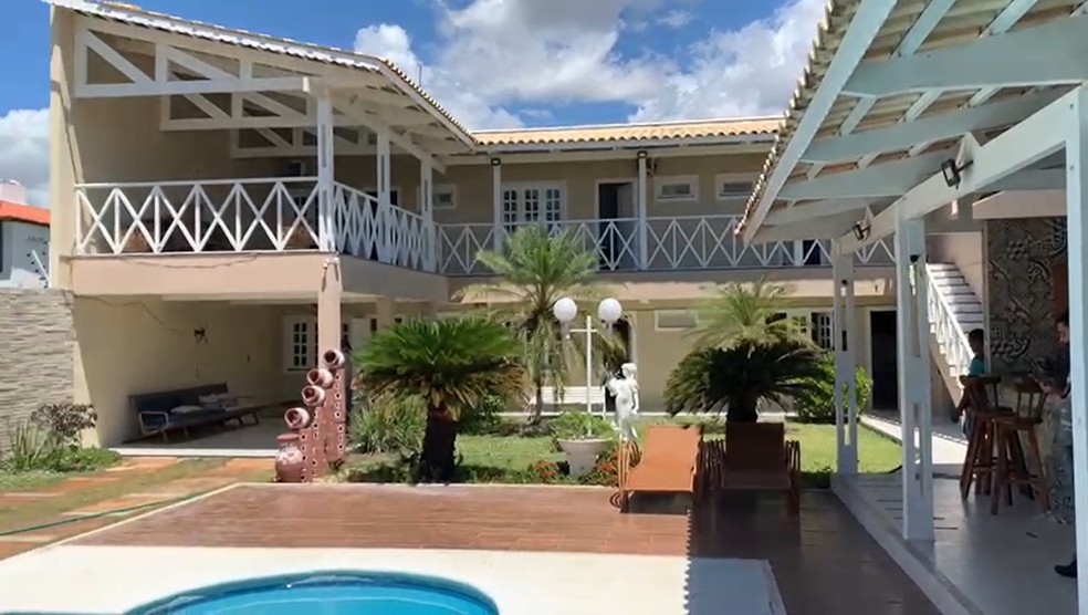 Polícia apreende casa de luxo que pertencia a chefe de quadrilha que atua no Ceará — Foto: SSPDS/Reprodução