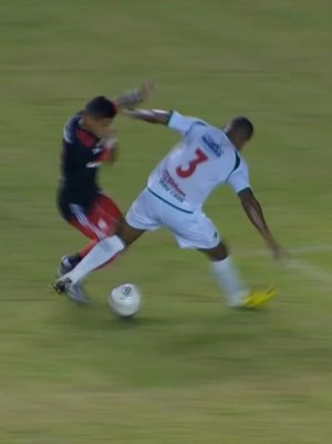 Walter e jogadores de Bota, Fla, Flu e Grêmio entre dribles mais bonitos