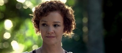 Esther pede segredo a Eulália sobre seu paradeiro