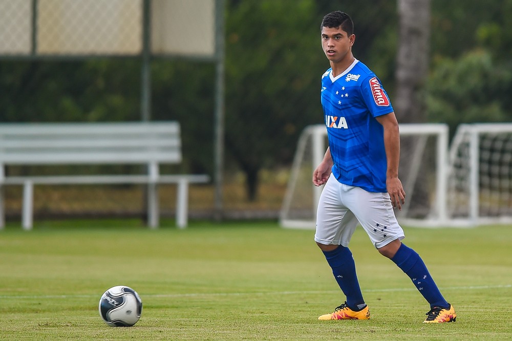Cedidos pelo Cruzeiro, lateral e meia vão reforçar o Guarani até o final da Série B