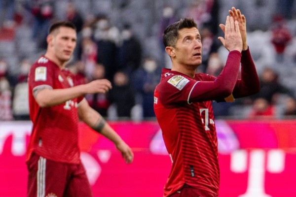 Lewandowski celebra ao final de partida do Bayern de Munique (Foto: Reprodução/Instagram)