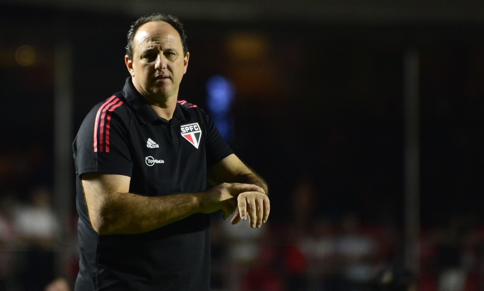 Ceni admitiu os problemas defensivos do São Paulo contra o Goiás — Foto: Marcos Ribolli
