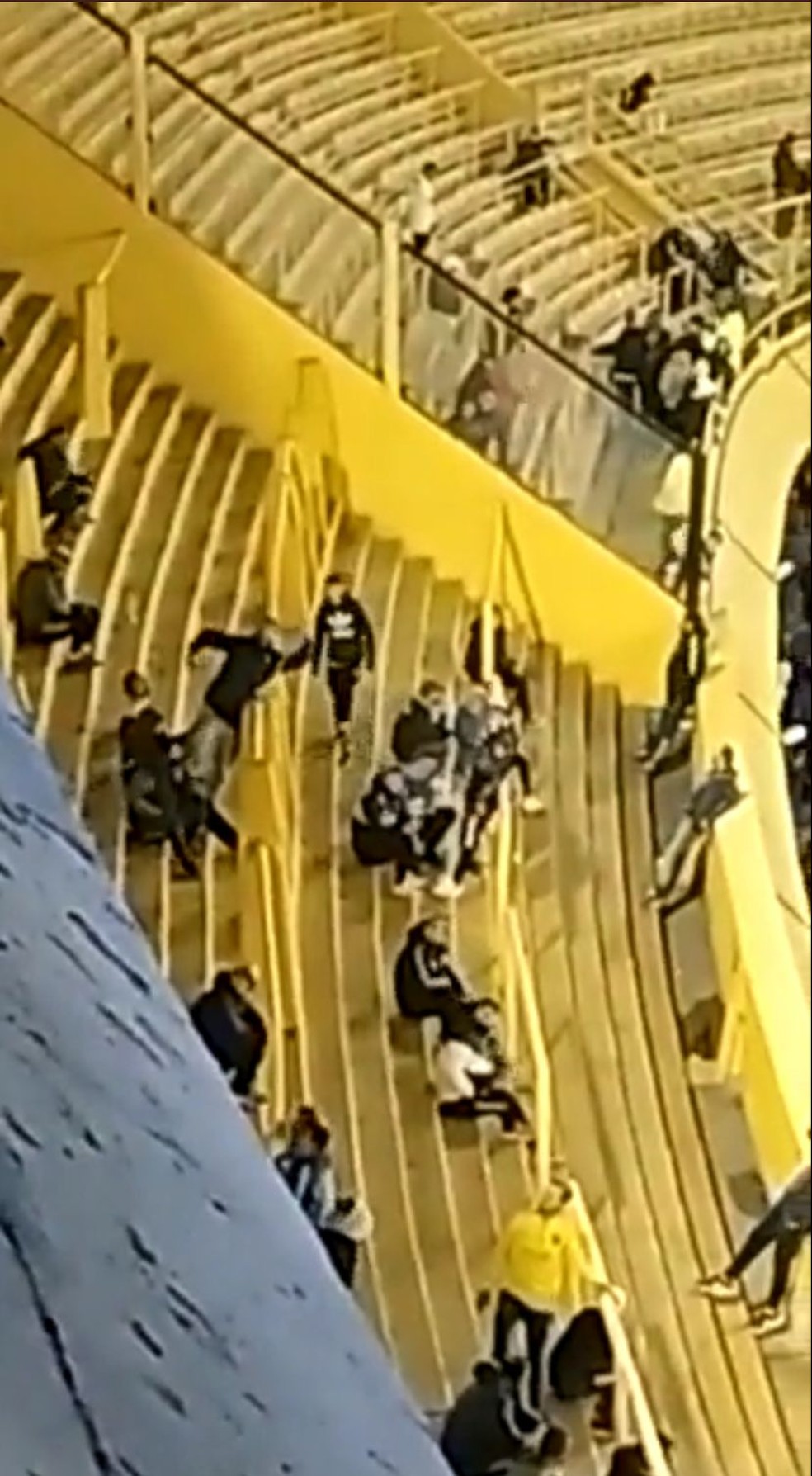 Em nota oficial, Corinthians se pronuncia sobre ato racista na Bombonera