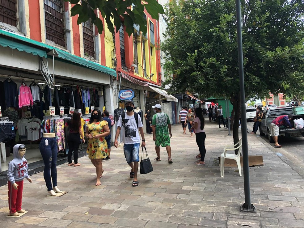 Primeiro dia de reabertura do comércio em Manaus tem pouco ...