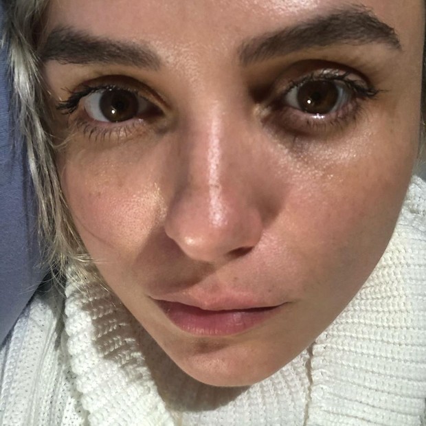 Monica Iozzi posta selfies após pedido de fãs (Foto: Reprodução/Instagram)