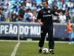 Interino de Felipão adota perfil de Bernardinho: Técnico sanguíneo