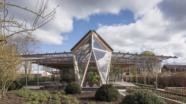 Centro de tratamento contra o câncer em Manchester aposta na arquitetura como terapia (Foto: Nigel Young/Foster+Partners)