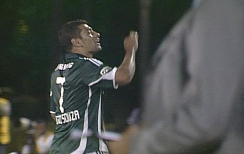Diego Souza fez sucesso com a camisa 7 do Palmeiras — Foto: Reprodução